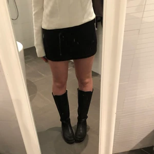 Stövlar  - Så trendiga stövlar/ boots så snygg till våren bra skick storlek 40