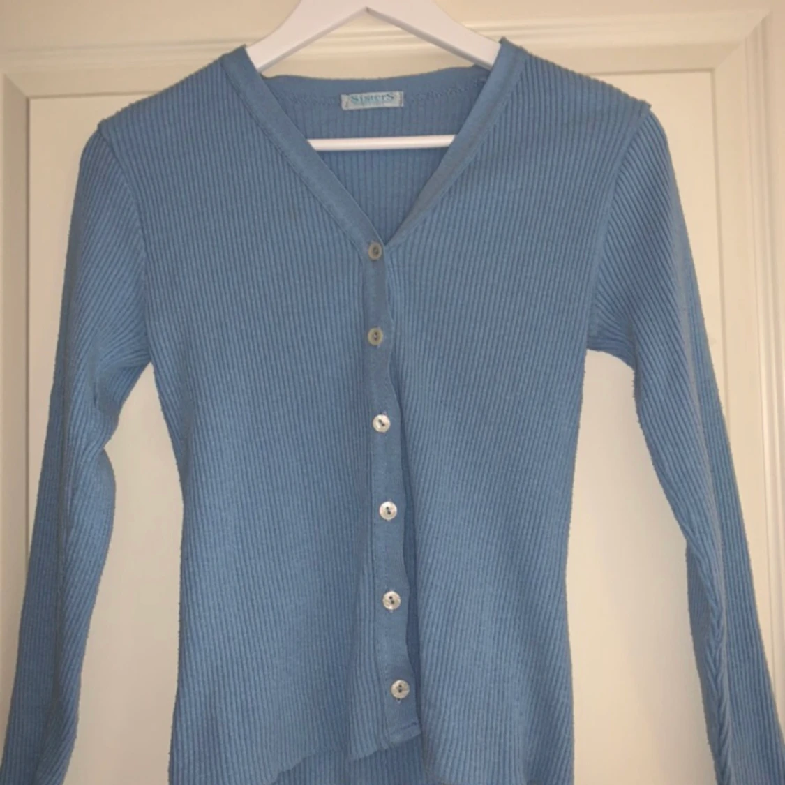 Sisters point cardigan  - 90