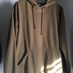 stussy hoodie - storlek S. frakt ingår i priset!