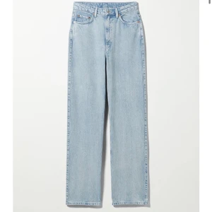 Jeans blå - Säljer mina ljus blå jeans från weekday då dom är för små 