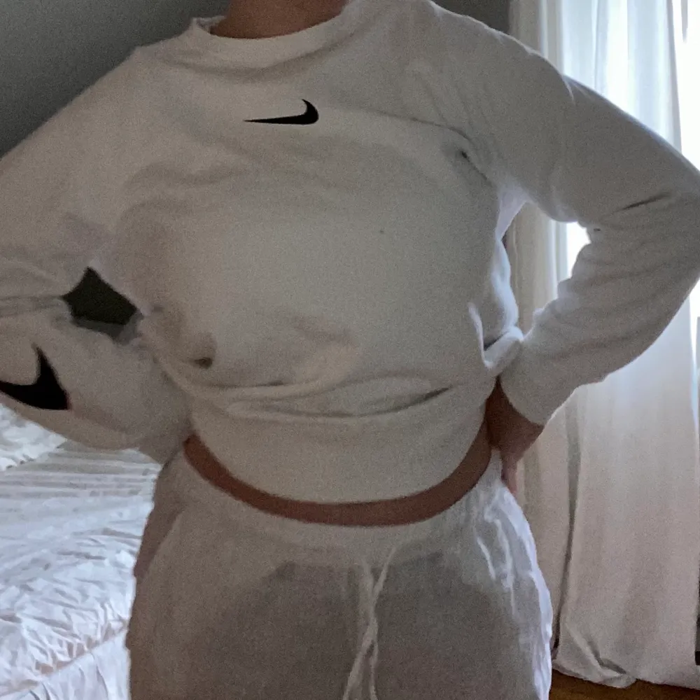 En sweater från Nike i väldigt bra skick!. Toppar.