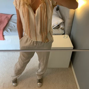 Slutsålda linnebyxor!! - Säljer dessa linnebyxor från HM som är helt slutsålda i storlek S som jag aldrig använt❤️‍🔥