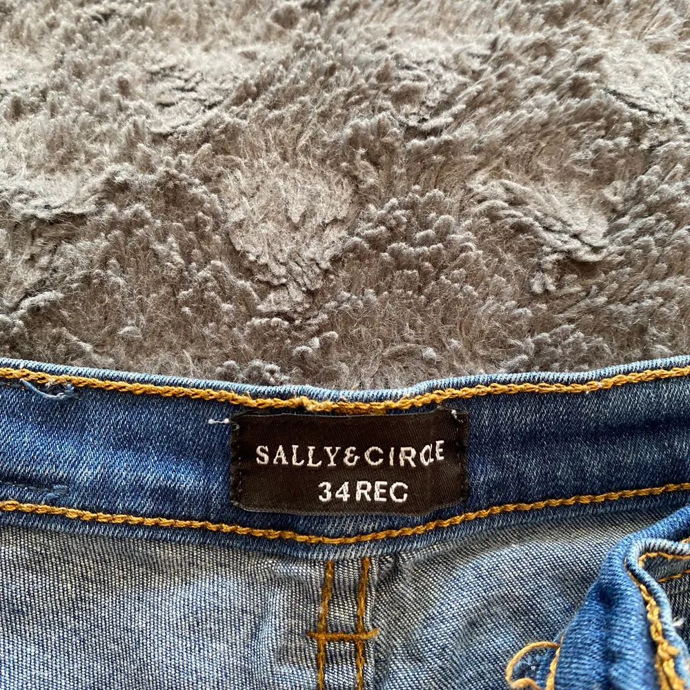 Begagnade jeans från Sally&Circle stl 34. Shorts.