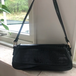 Väska från asos - Nästan helt oanvänd väska från asos!