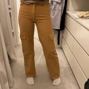 Byxor - Byxor från monki i storlek 24, använda en gång💕💕