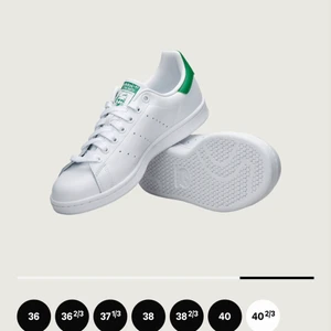 Adidas Stan Smith herr - Ett par helt nya Stan Smith i storlek 42 och 2/3. Har endast provats en gång. Säljs här då de inte längre går att lämna tillbaks.                                                           