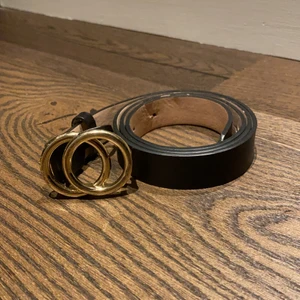 Skärp -  Ett fint skärp från H&M fint skick använd ca fem gånger. Säljer för att det inte kommer till användning längre💕 köparen står för frakt den❤️