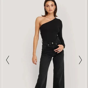 Topp från NAKD - Supersnygg topp, endast testad!! Slutsåld hos NAKD, strl XS. 80kr + frakt 💕💕💕