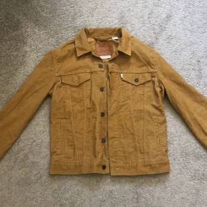 Levis Manchester jacket - En Levis manschetter jacka i storlek M inte alls mycket använd och väldigt bra skick 