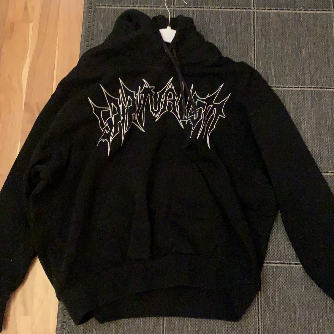 Svart weekday hoodie  - 90