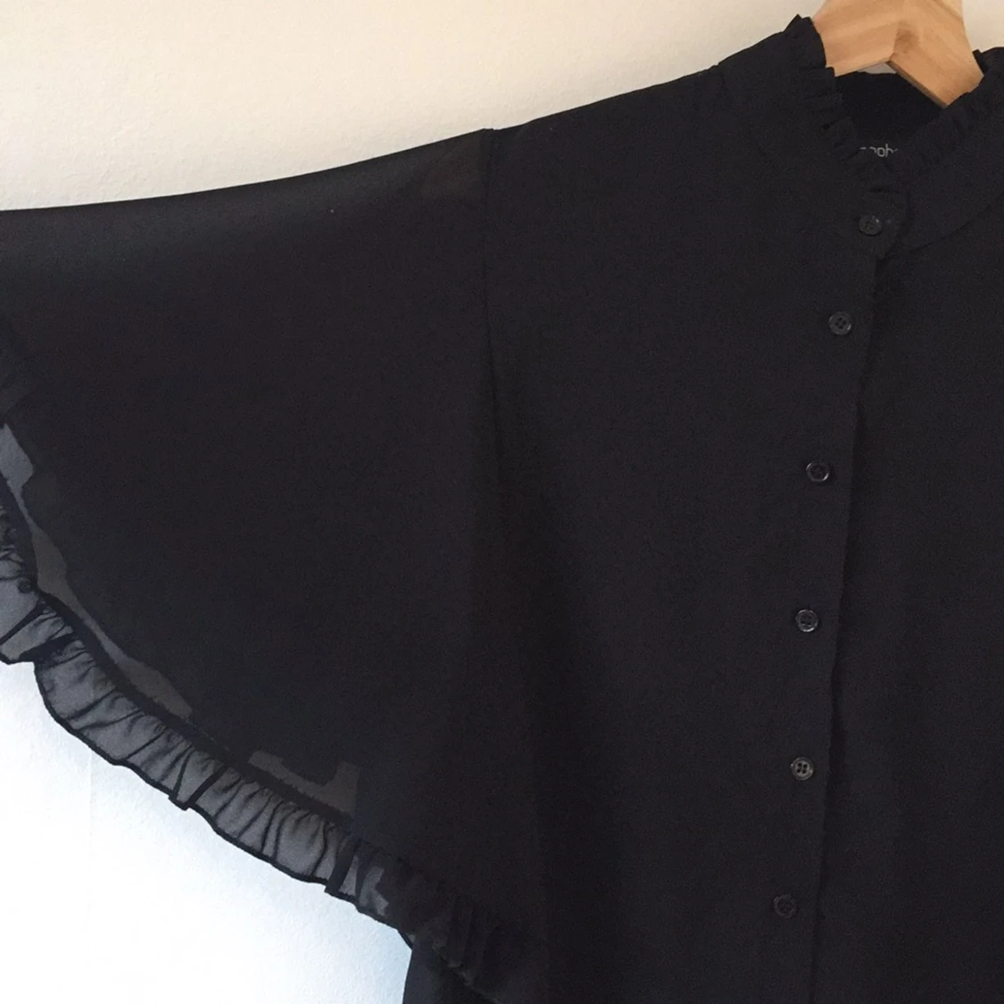 Blus med volang - 91