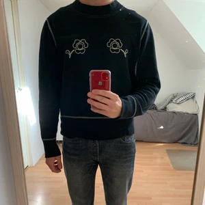 Our Legacy crewneck ”splash” - Storlek: 48 (M), jag är 183cm. Tröjan är knappt använd.