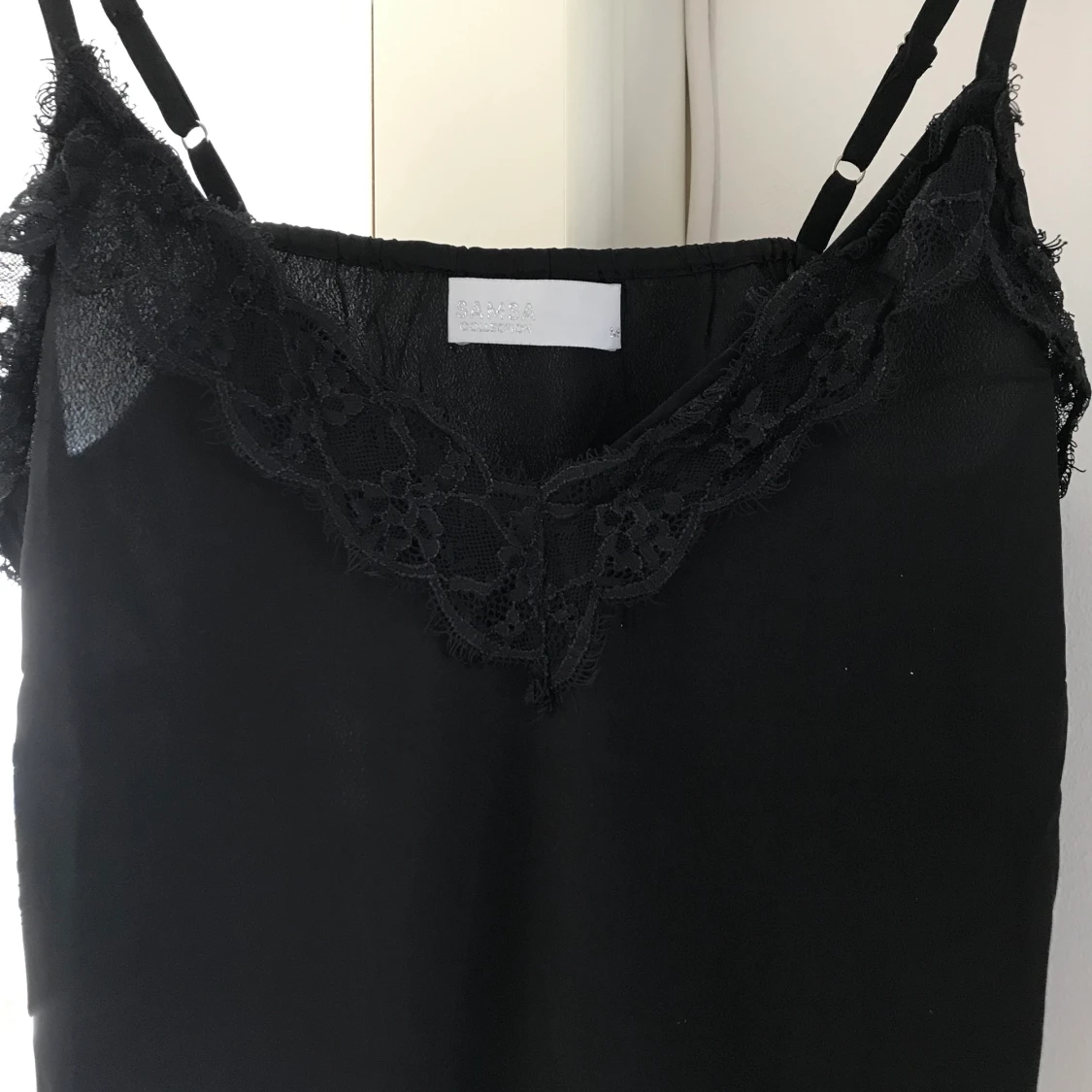 Classy linne med spets - 90