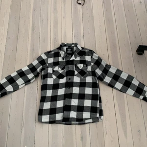 Overshirt - Hej jag säljer min dickies overshirt eftersom jag inte använder den längre. Skick 9/10. 