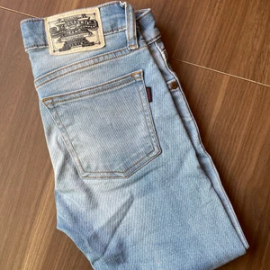 Crocker Hit Low - Bra skick.