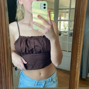 Brun topp ifrån HM  - Oanvänd i storlek 36, köpte för 149 säljs för 119 💗