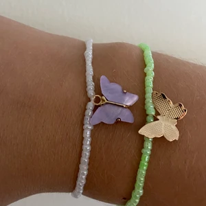 Armband - Armband med fjärilberlock. Gör i andra färger också🦋
