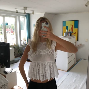 Vit topp zara - Gullig vit topp från zara!!