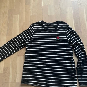 Långärmad tröja från veromoda  - Långärmad tröja från veromoda, knappt använd. Storlek L.