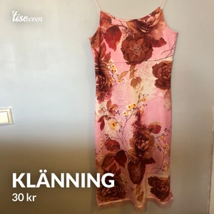 Klänning  - Klänning 