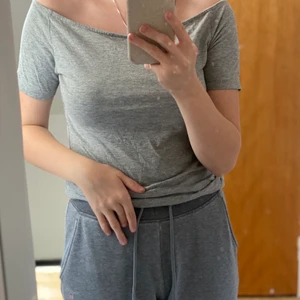 Lager 157 - En grå T-shirt från lager 157