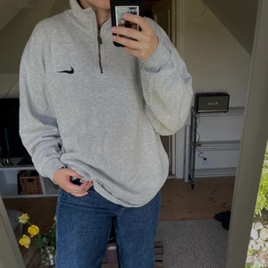 Vintage Nike Zip-tröja - Jag säljer min älskade nike zip-tröja!!!! Från 90’s!!!!😍😍😍
