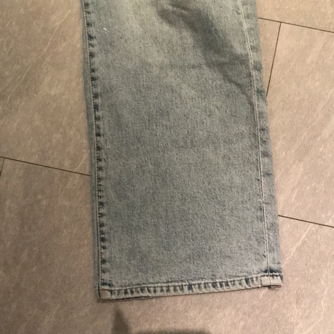 Utssvängda jeans ljus blåa storlek 36 - 91