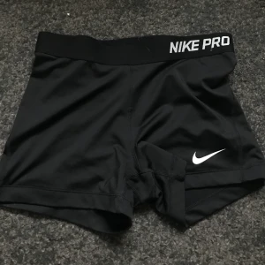 Tränings shorts  - Varsamt använda 