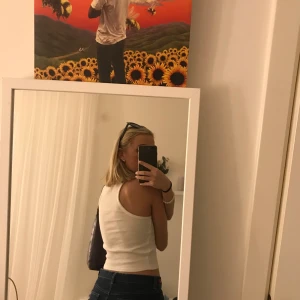 Brottarlinne - Vitt ribbat brottarlinne som är sparsamt använt. Skriv för fler bilder! 😇