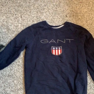 Gant hoodie  - Snygg gant hoodie i stoleken Xs köpt på Zalando för 499kr säljer för 199kr skov för fler bilder 💖