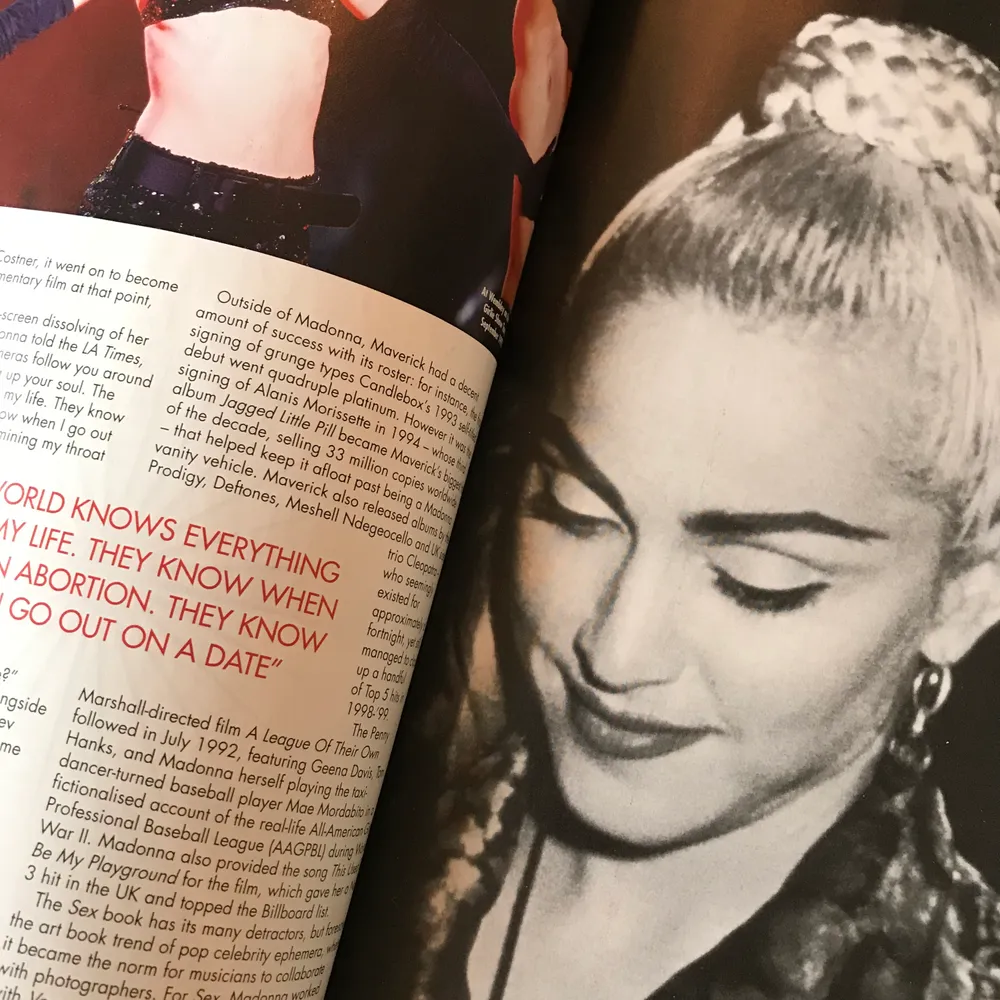 Jättefint magasin med massor att läsa - och skitsnygga bilder - på Queen of Pop, Madonna.. Övrigt.