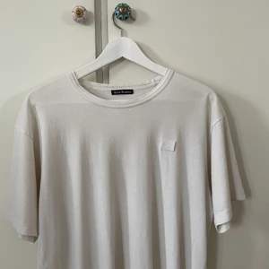 Acne studios t-shirt  - Vit t-shirt från acne studios