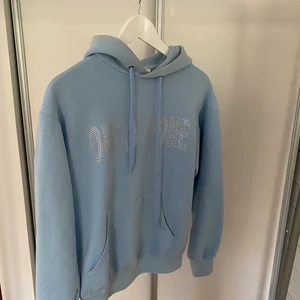 One of one hoodie  - Snygg one of one hoodie i en fin blå färg✨🥰