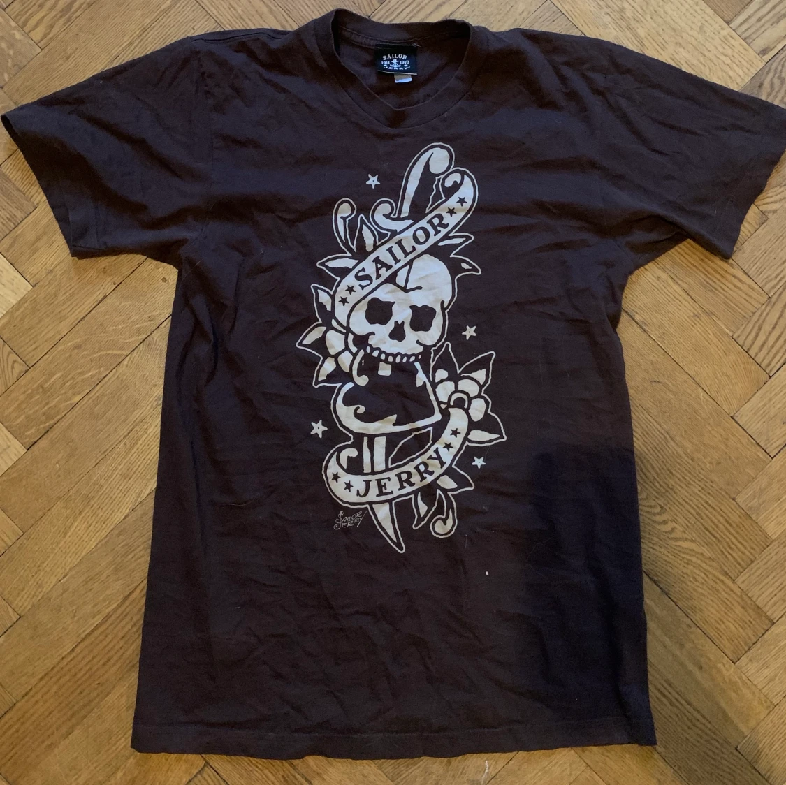  T-shirt med dödskalle