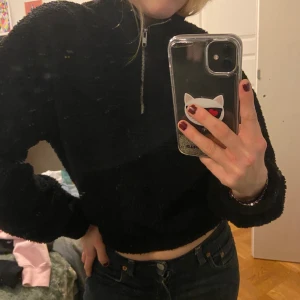 Half sip tröja från Gina  - Den är i väldigt bra skick, använd några ggr!☺️Pris går att diskutera