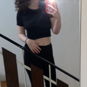 Basic svart topp - Svart topp från zara använder aldrig 