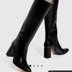 Boots  - Superfina boots med klack. Helt nya oanvända då dom tyvärr var för små för mig. Inköpta för 800kr. Storlek 38. 