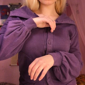 Lila hoodie - Lila hoodie med coola detaljer💓💓💓
