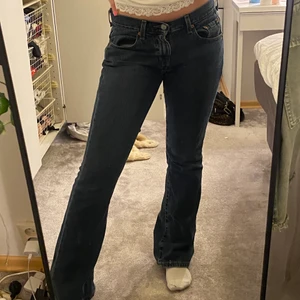 Vintage Levi’s  - Supersnygga vintage levis bootcut 515❤️‍🔥 Säljer pga passar inte mig. De är köpta på second hand men i bra skick! Vet inte vad de är för storlek men jag har vanligtvis 36.