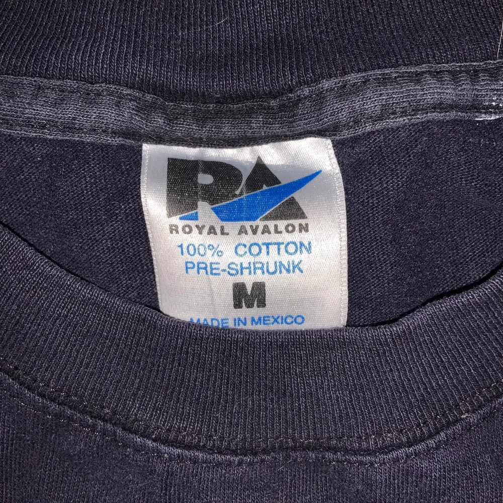 Ascool t-shirt som är köpt på Beyond Retro för ungefär 2 år sedan. Sitter som en vanlig M i mansstorlek, frakt kostar 60kr. T-shirts.