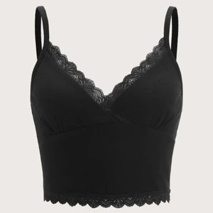 Svart linne  - Ett svart linne från SHEIN i bra kvalite. Bara testat. Säljer för att den är för stor. Passar en S och ksk M. Köpte den för 80kr