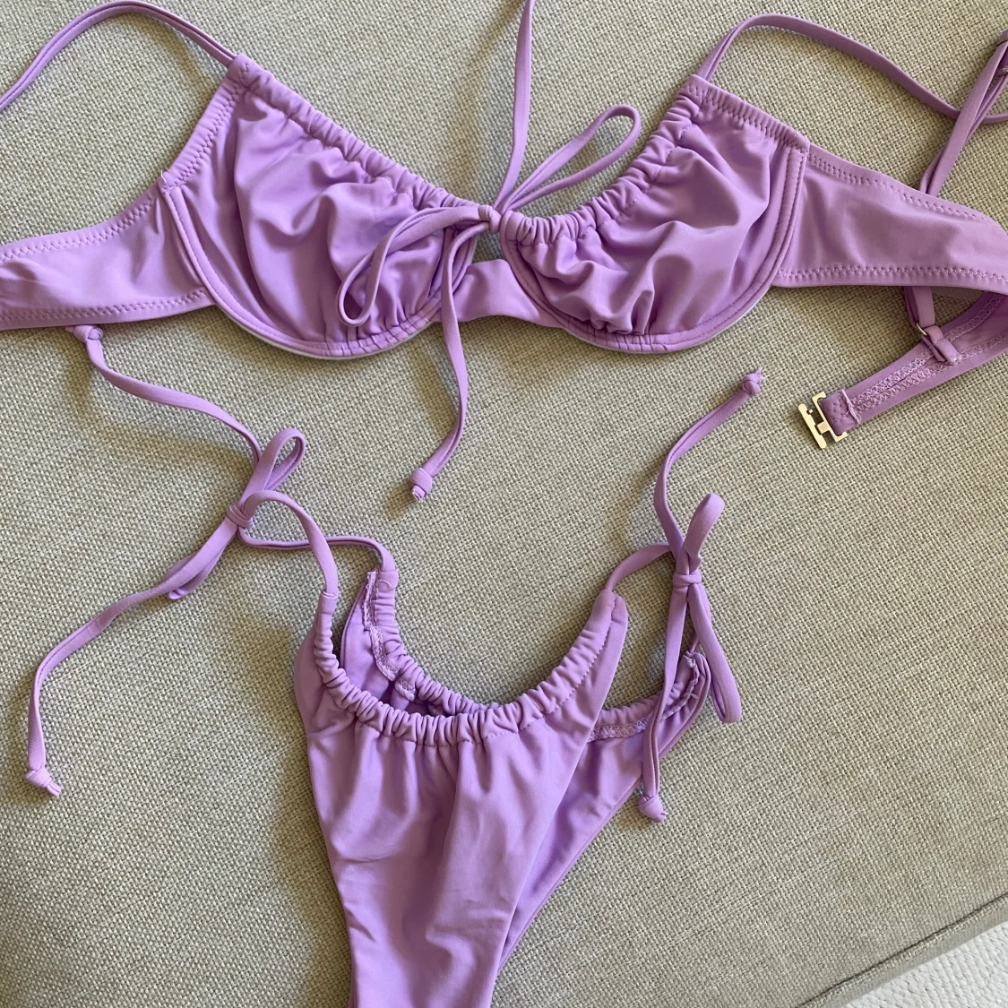 Lavendellila bikini