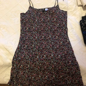 Klänning  - Blommig klänning