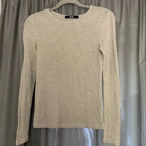 Fin tröja från bik bok - Tunn, beige tröja från bik bok, storlek s.