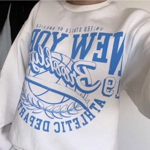 Gina sweatshirt  - Tröja från Gina, storlek xss. Super snygg, nästan helt oanvänd. Köpare står för frakt. 