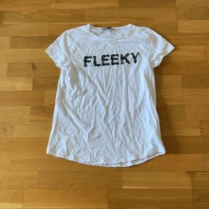 t-shirt - Den är aldrig använda 