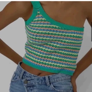 Stickat linne st. S - Supersnygga stickat linne i storlek S.