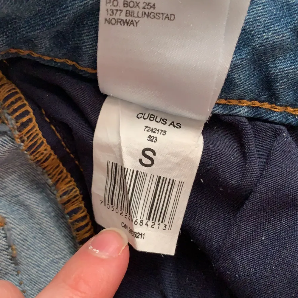 Så fina och sköna flare jeans! 150kr plus frakt som köparen . Jeans & Byxor.