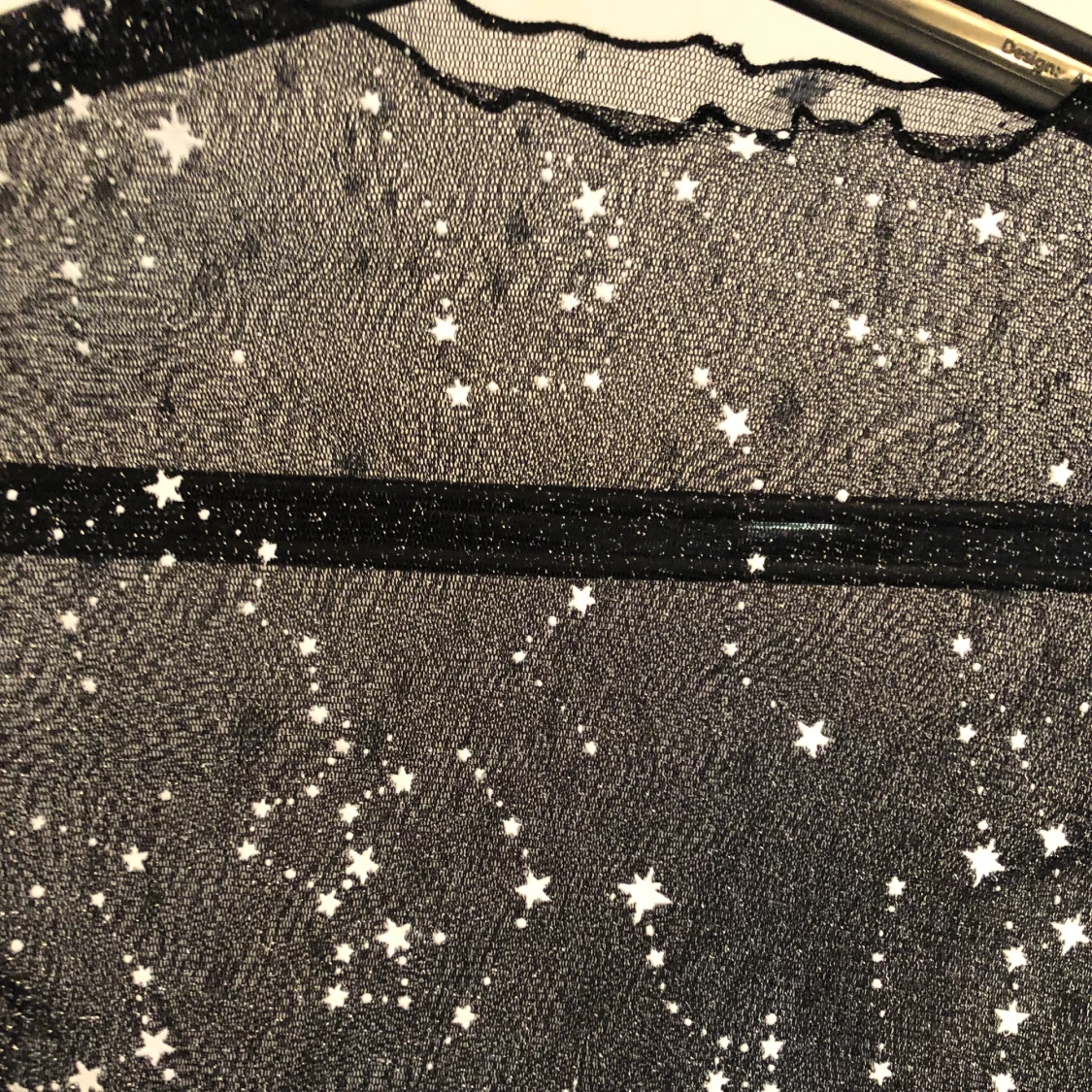 Glittrig meshtröja - 90