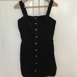En svart Manchester klänning från hm. Storlek M.